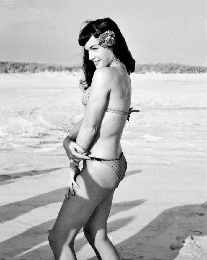 Bettie Page Tag. 