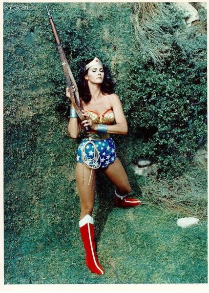 wonder-woman-with-rifle.jpg