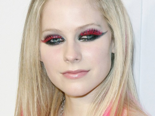 Avril Lavigne Is A Super Eyed Freak