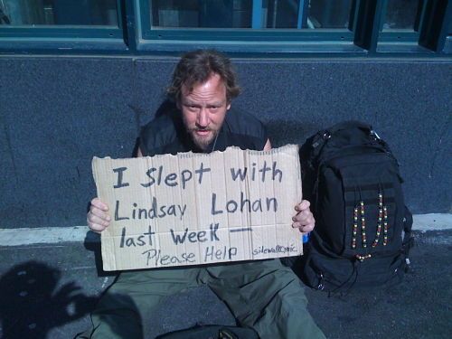 lindsay-lohan-sign