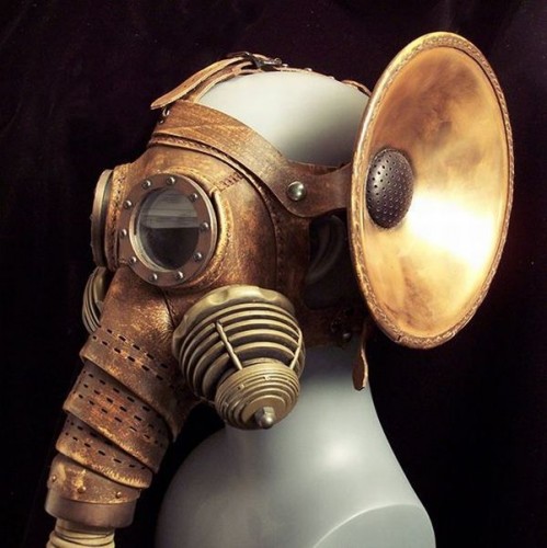 gas mask with hearing device