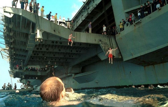 aircraft carrier divers