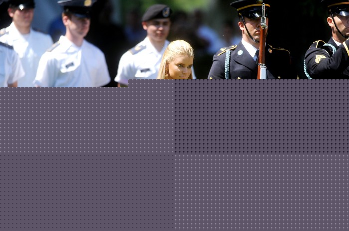 jessica simpson honor guard