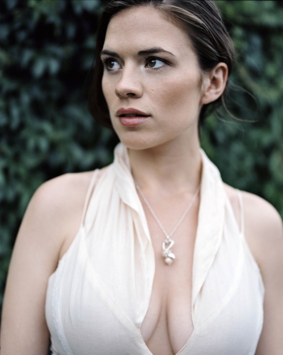 hayley atwell looking right