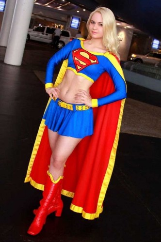 Supergirl Cosplayer