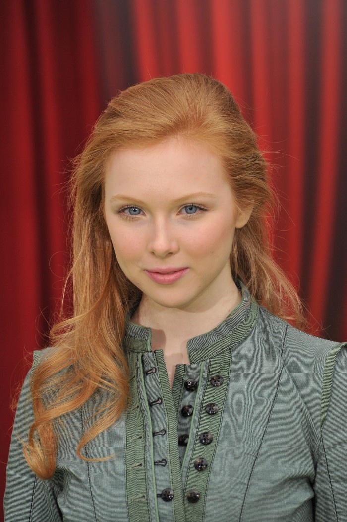 molly quinn looks into your soul.jpg
