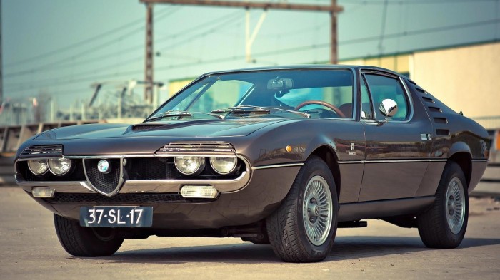 Alfa Romeo Montreal.jpg