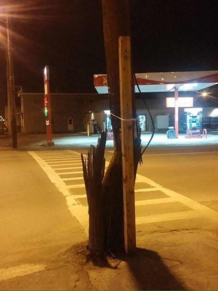 broken pole.jpg