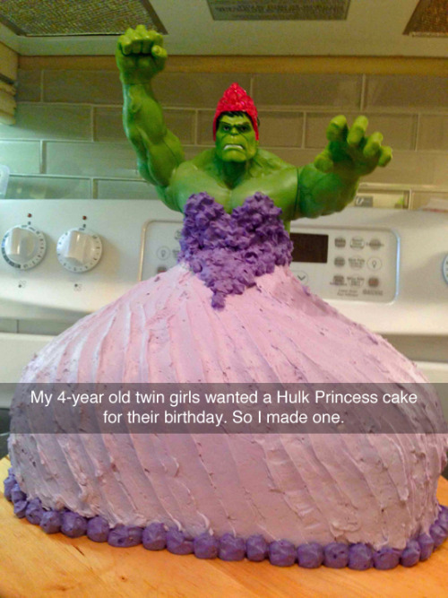 Hulk Cake.jpg