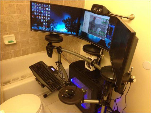 Bathroom Battlestation.jpg