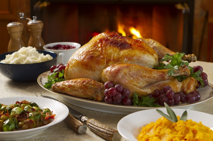 Happy Thanksgiving Wallpaper - big turkey with grapes.jpg