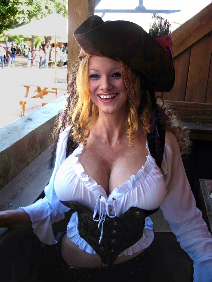 Pirate Lass.jpg