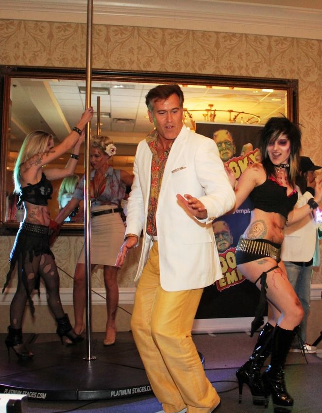 Bruce Campbell dancing at comicon.jpg