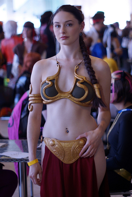 Slave Leia cosplayer in a crowd.jpg