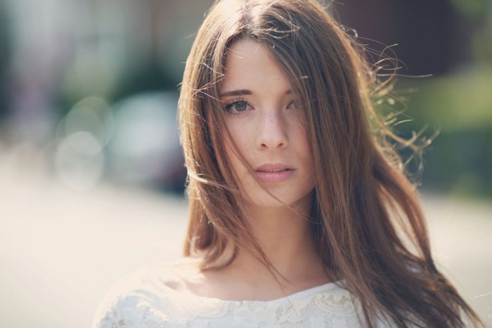 brunette in the wind.jpeg