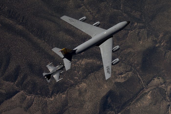 Boeing KC-135 Stratotanker.jpg