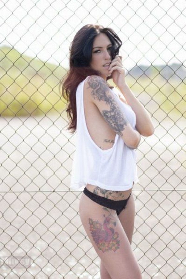 girls-with-tattoos-19