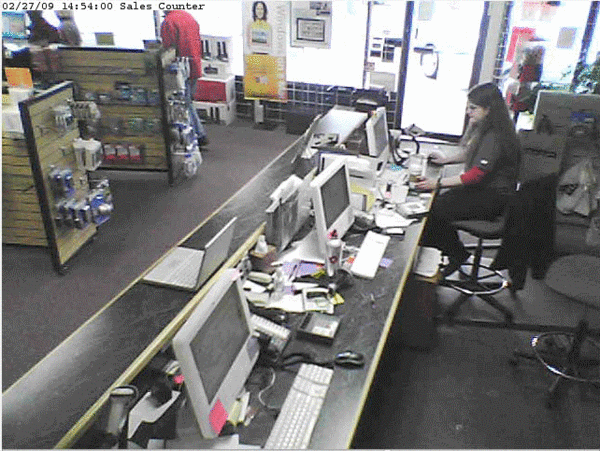 imagescar-20crashes-20into-20store