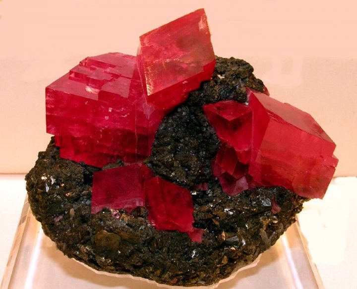rhodochrosite-sphalerite