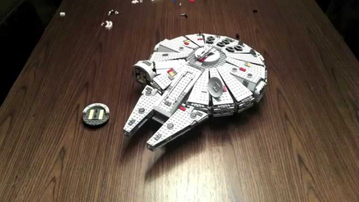 Building The LEGO Millennium Falcon 7965 A TimeLapse Video