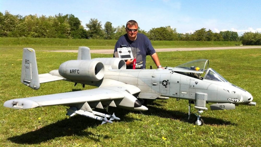 GIANT A10 WARTHOG WITH BRRRRT & FLARE MyConfinedSpace