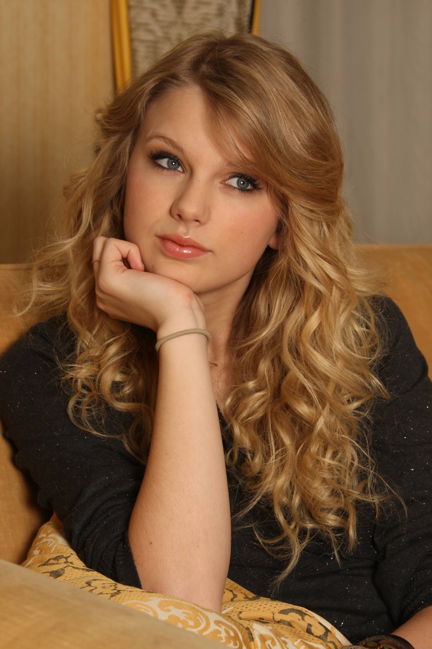 Taylor With Epic Hair MyConfinedSpace