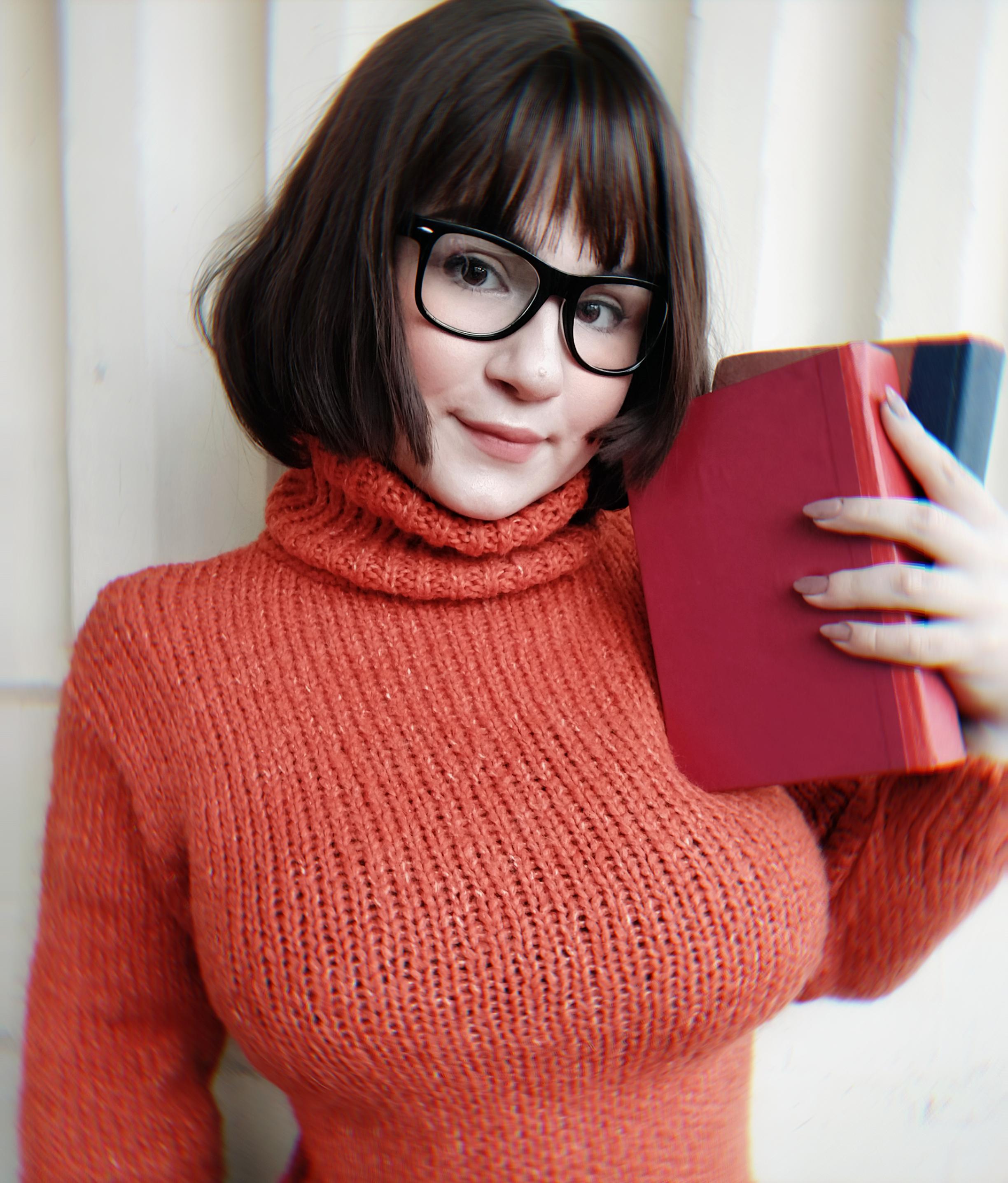 Velma Sexy Cosplay
