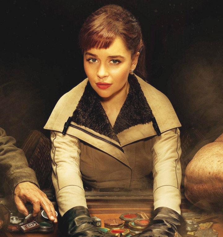 She was so hot as Qi’ra.