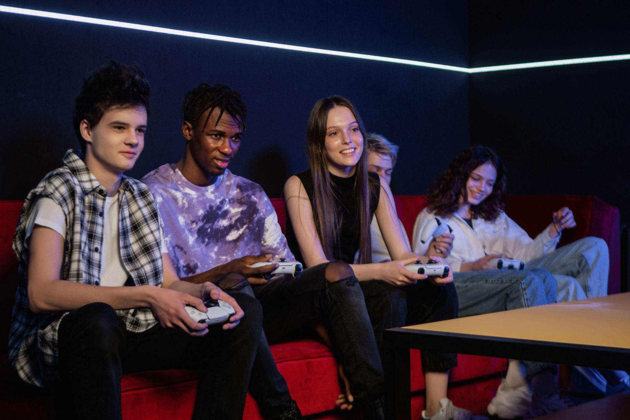 How to Find Time for Gaming Without Falling Behind in School