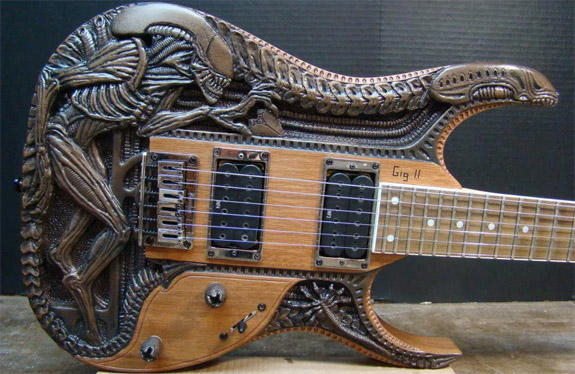 Alien-Guitar.jpg (122 KB)