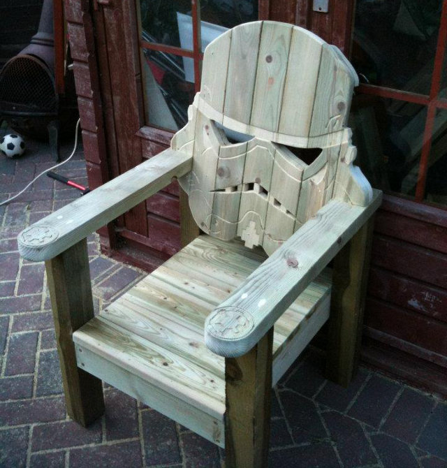 stormtrooper-chair-1.jpg (104 KB)
