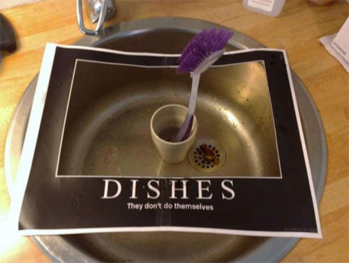 dishes.jpg (62 KB)