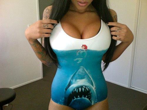 jaws-swimsuit.jpg (23 KB)