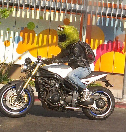 oscar-helmet.jpg (78 KB)