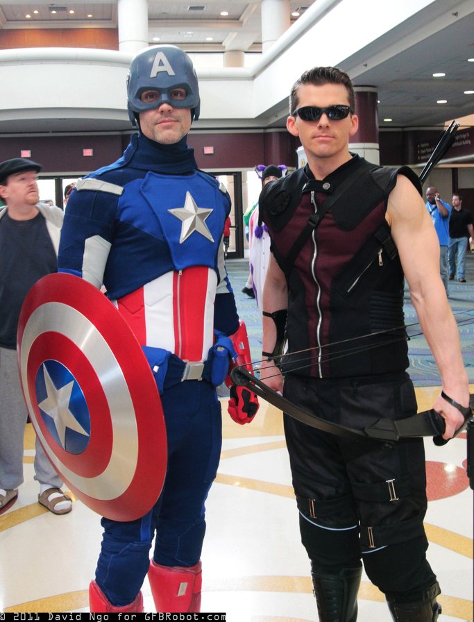 captain-america-hawkeye.jpg (107 KB)