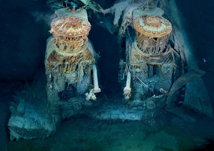 rms_titanic_engine_under-water-bottom-of-ocean.jpg (115 KB)