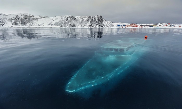 polar-wreck.jpg (124 KB)