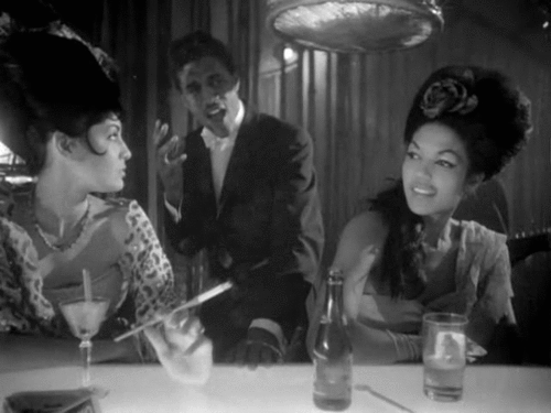 hzcpHGYzFqxs170i2L9kVLLmo1_500.gif (251 KB)