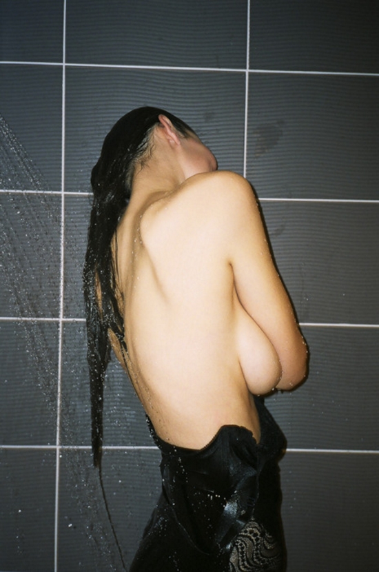 showershy.jpg (234 KB)