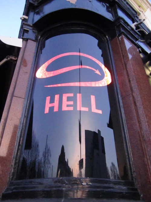 hell-portal.jpg (100 KB)