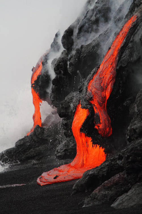 lava2.jpg (86 KB)