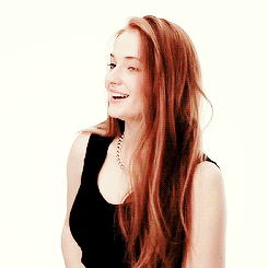 sansa-smiles.gif (994 KB)
