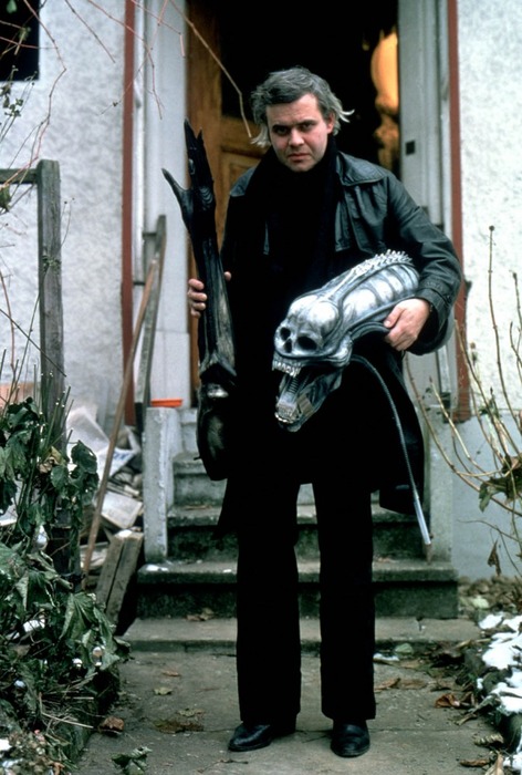 gigerhead.jpg (101 KB)