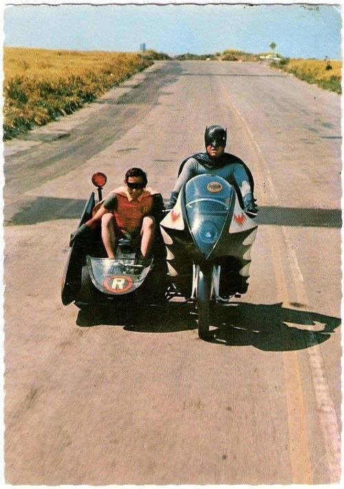 Bat-Bike-and-Bat-cart.jpg (61 KB)
