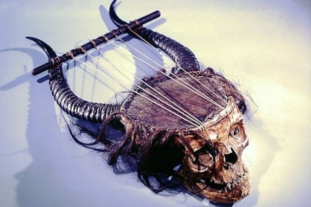 skull-lyre-620x413.jpg (62 KB)