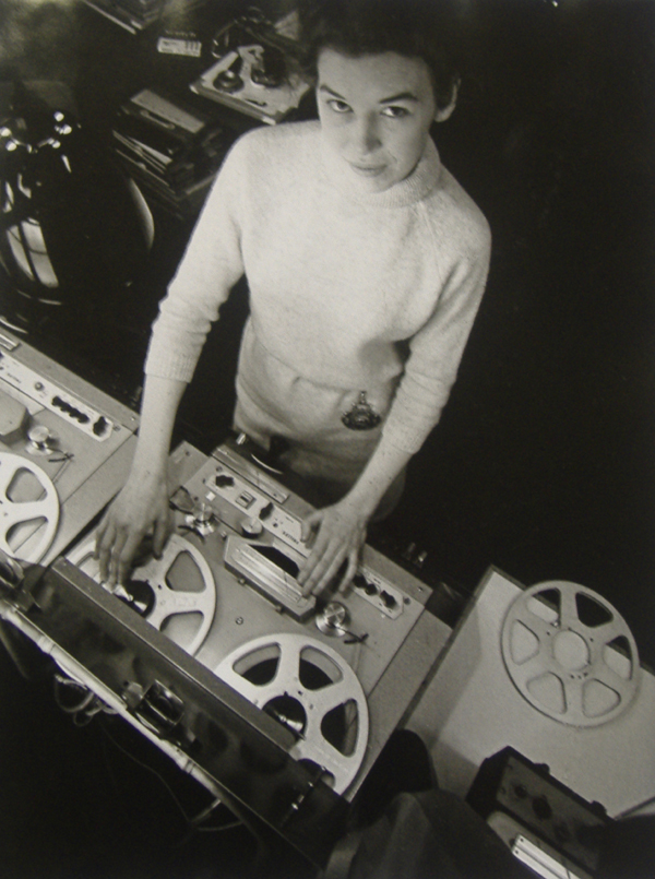 Delia.jpg (384 KB)