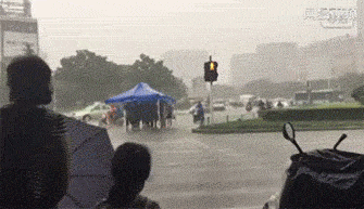 Stay-Dry.gif (1 MB)