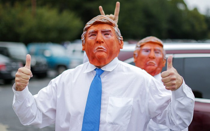 trumpmask.jpg (80 KB)