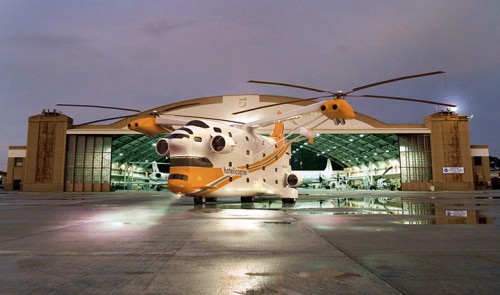 hotelicopter_hangar_sm_0.jpg (131 KB)