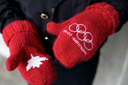 redmitten_wearing_12original-UC.jpg (1 MB)